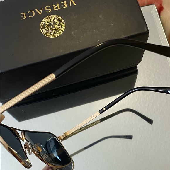 Brand New Versace sunglasses, Dark brown, 0VE2237 - Picture 2 of 7